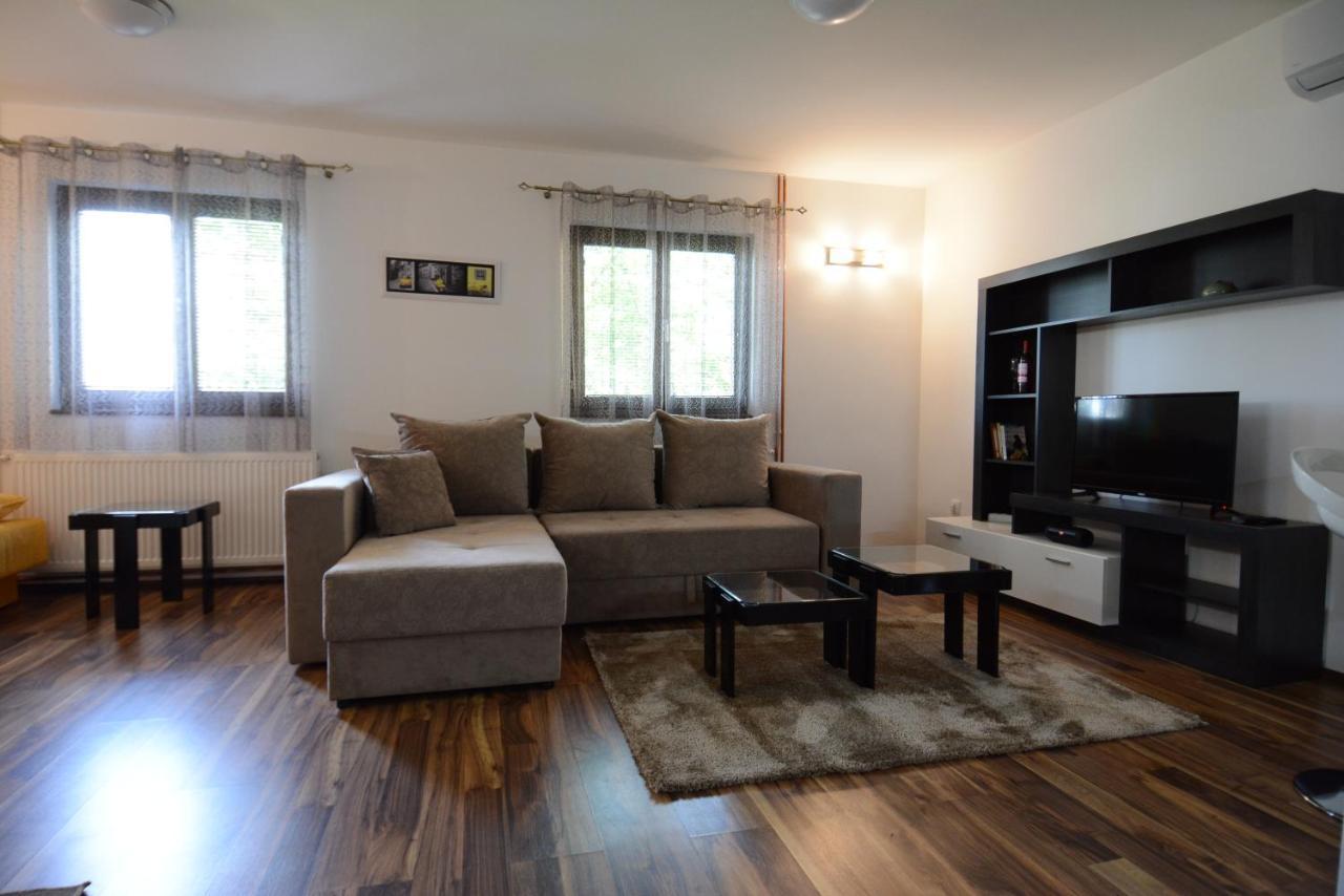 באינה באשטה Apartmani Ogi I Ana מראה חיצוני תמונה