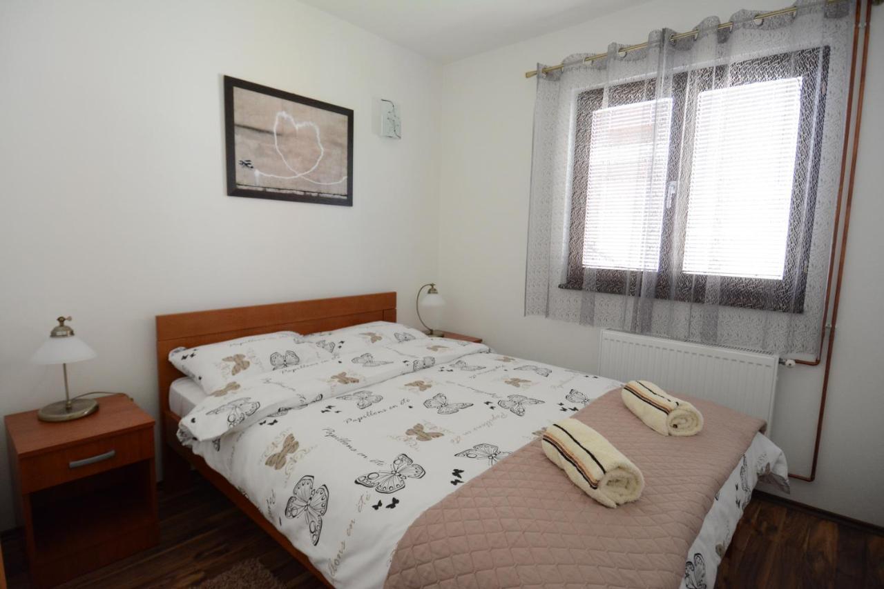 באינה באשטה Apartmani Ogi I Ana מראה חיצוני תמונה