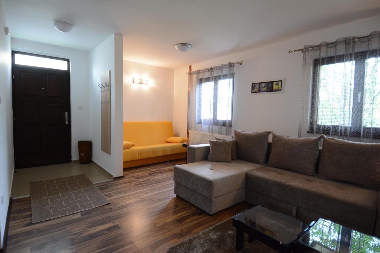 באינה באשטה Apartmani Ogi I Ana מראה חיצוני תמונה