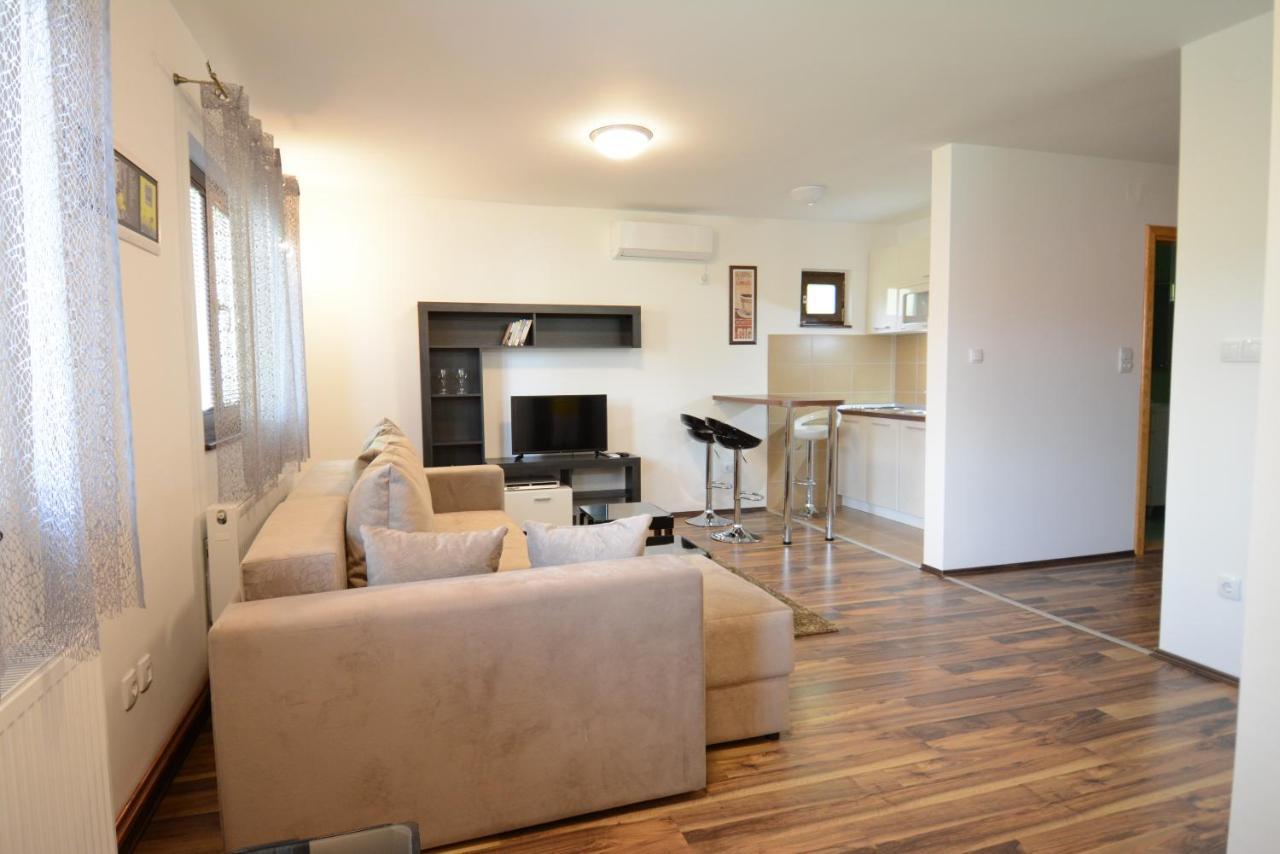 באינה באשטה Apartmani Ogi I Ana מראה חיצוני תמונה